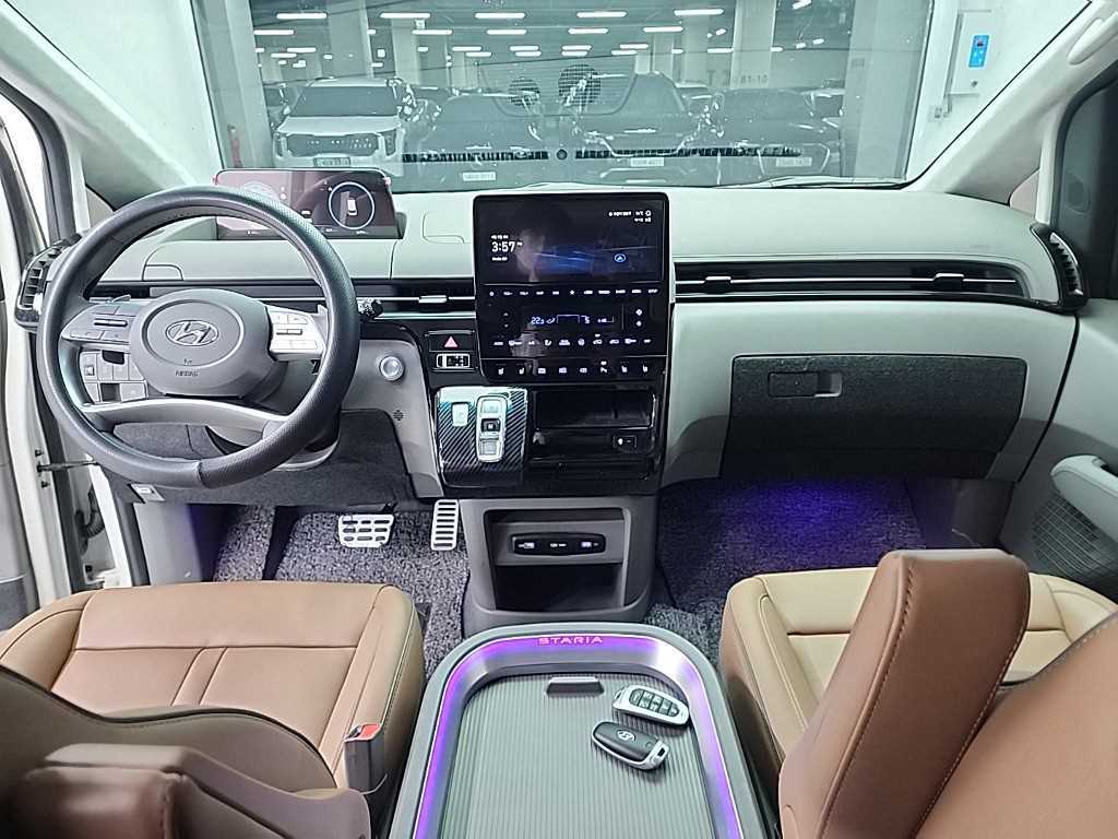 HYUNDAI Staria - Vista 7