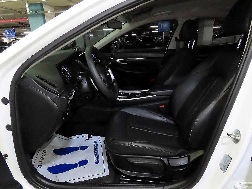 HYUNDAI Sonata - Vista 6