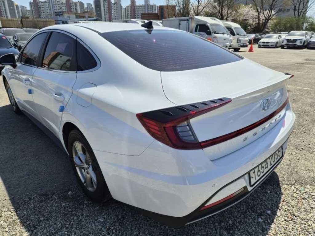 HYUNDAI Sonata - Vista 4