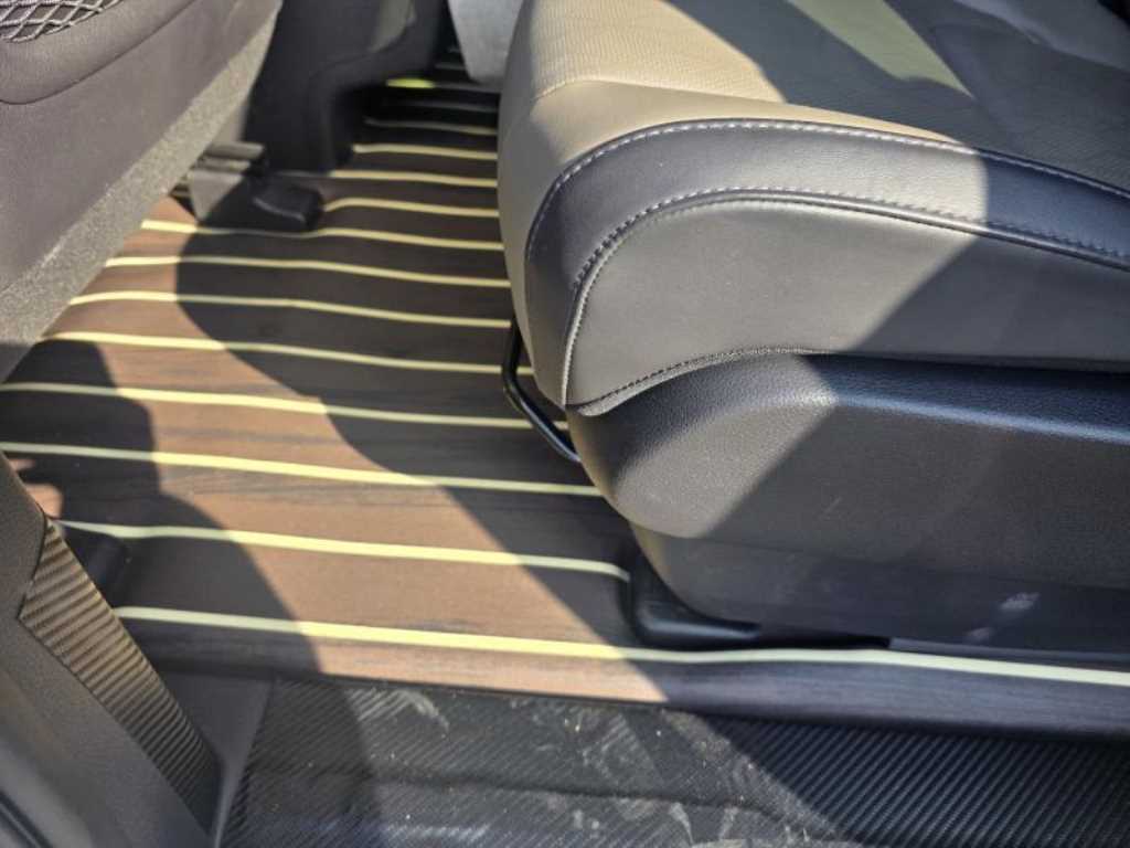 KIA Carnival - Vista 10