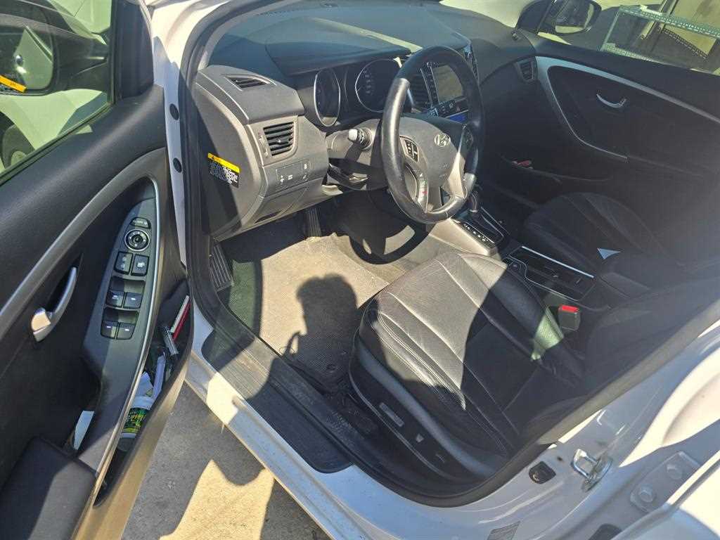 HYUNDAI i30 2014 Blanco - Importación desde Corea - HF Imports Iquique - Foto 13