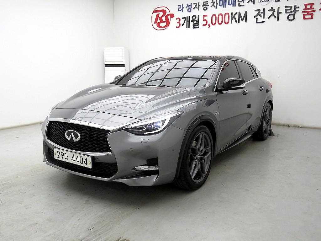 Infiniti Q - Vista 2