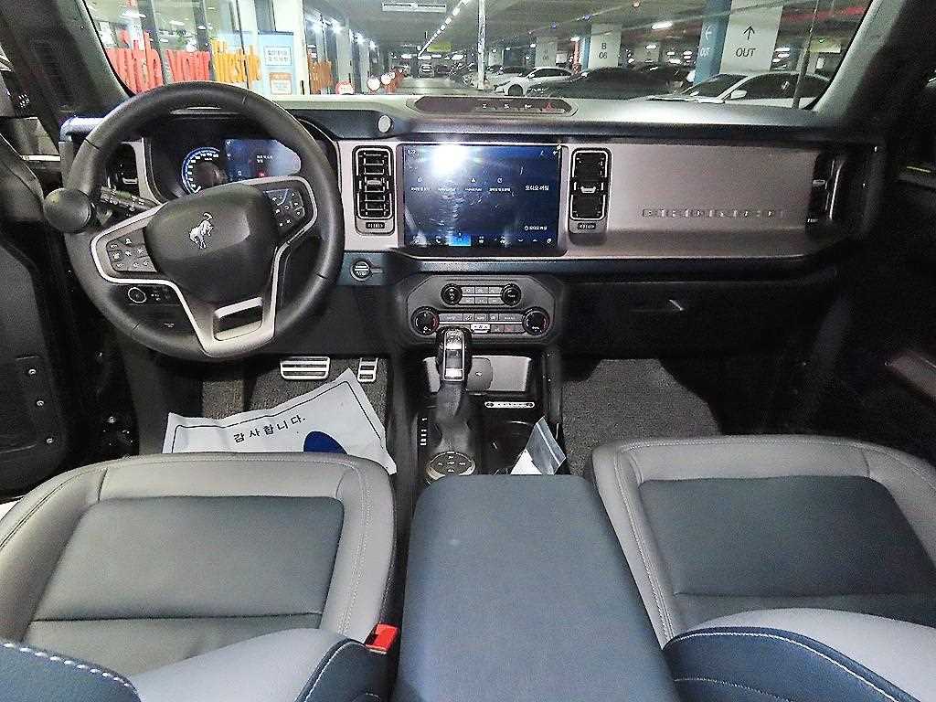 Ford Bronco - Vista 10