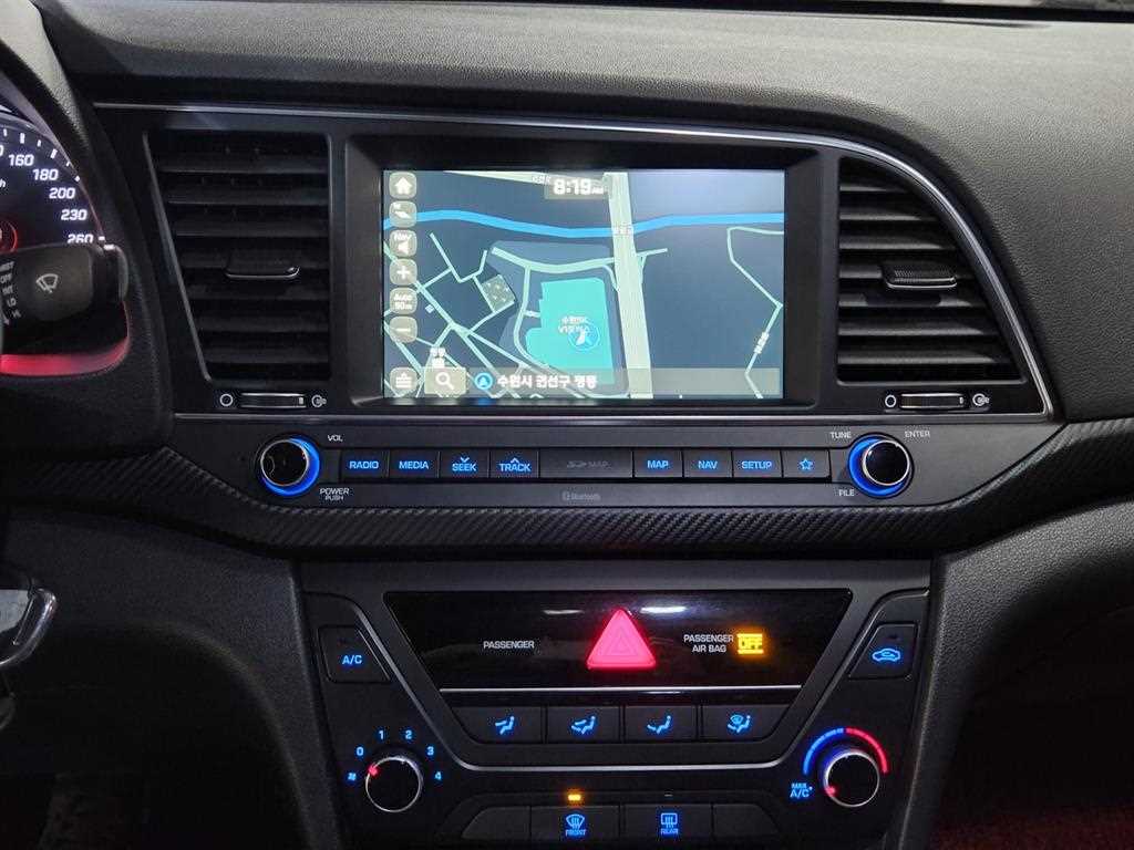 HYUNDAI Avante - Vista 12