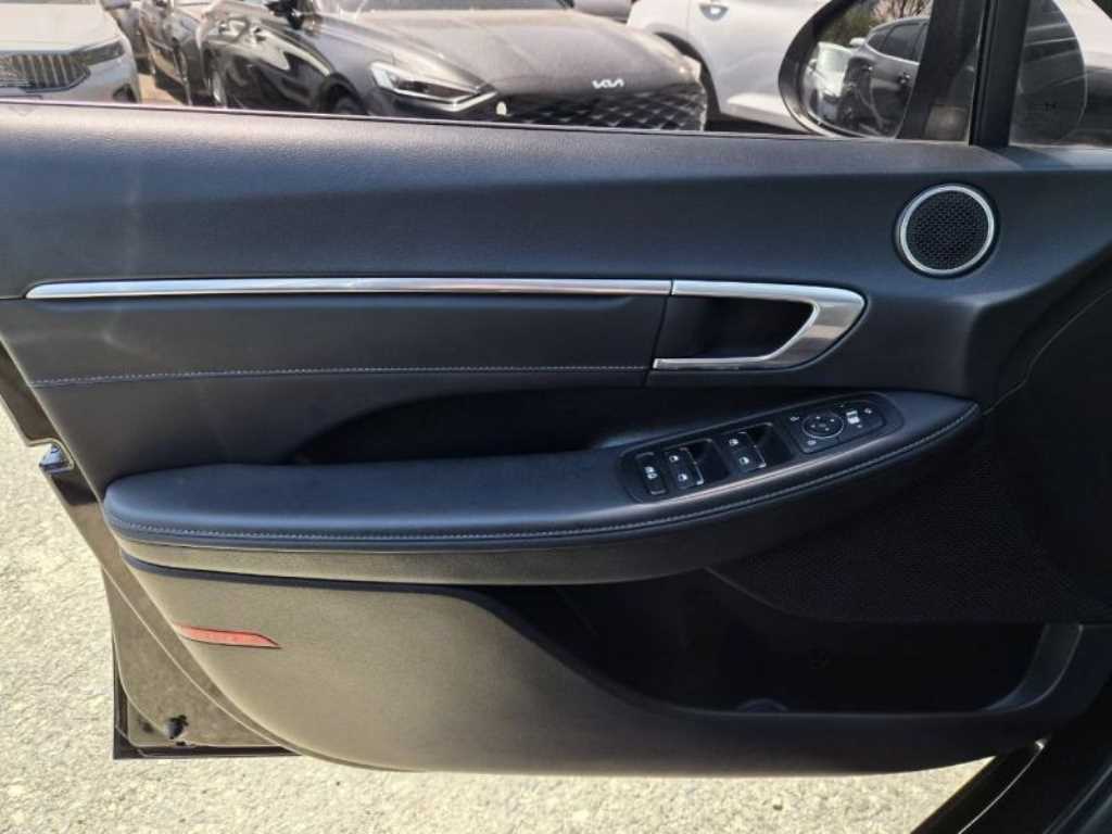 HYUNDAI Sonata - Vista 11