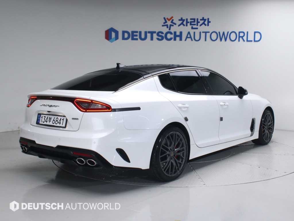 KIA Stinger - Vista 2