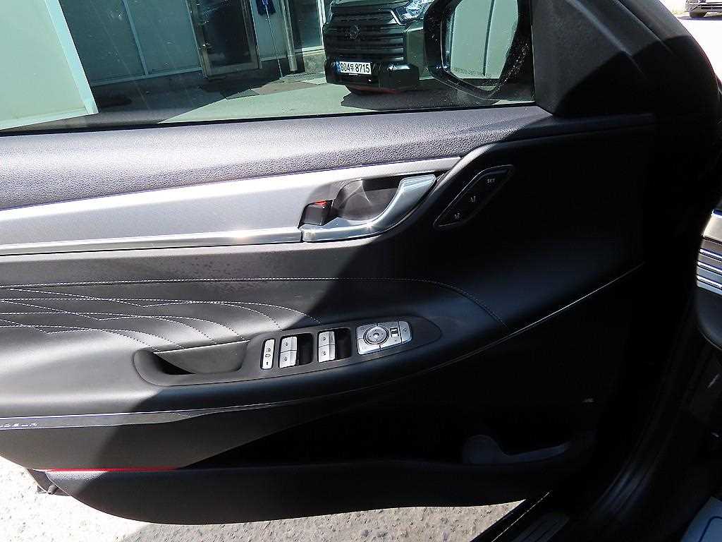 HYUNDAI Grandeur - Vista 12