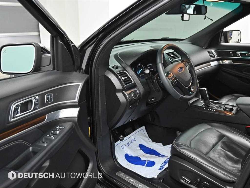 Ford Explorer - Vista 11