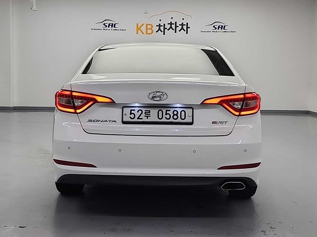 HYUNDAI Sonata - Vista 3