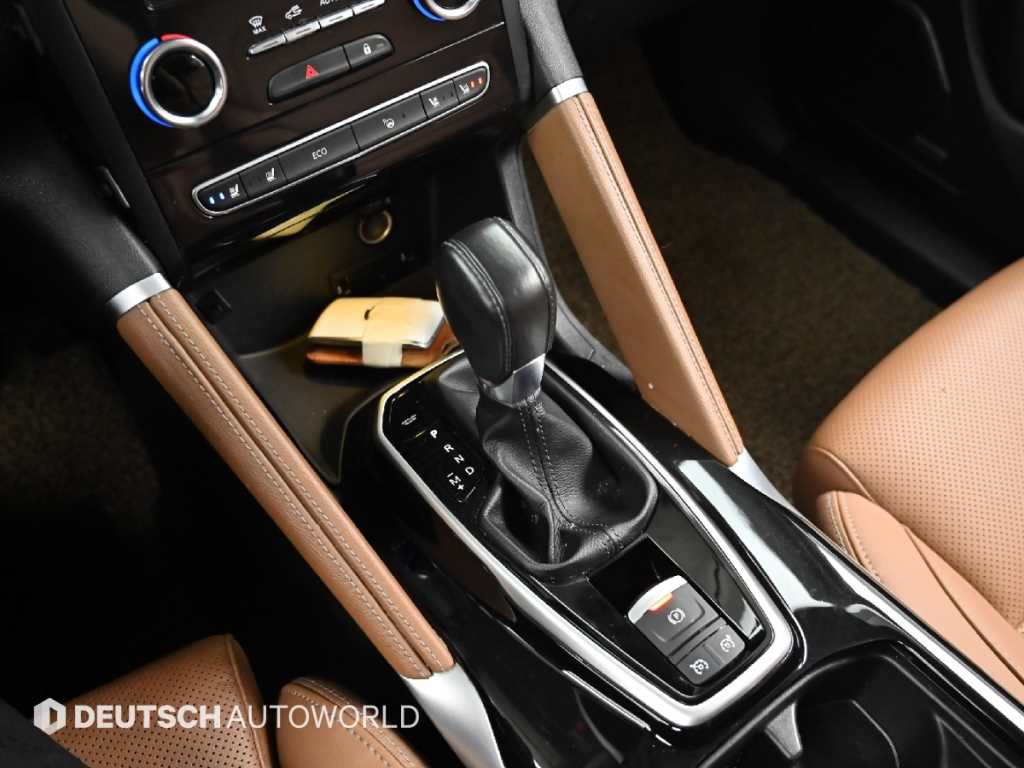 SAMSUNG QM6 - Vista 9