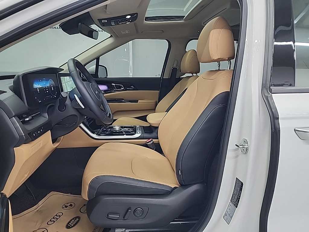 KIA Carnival - Vista 11