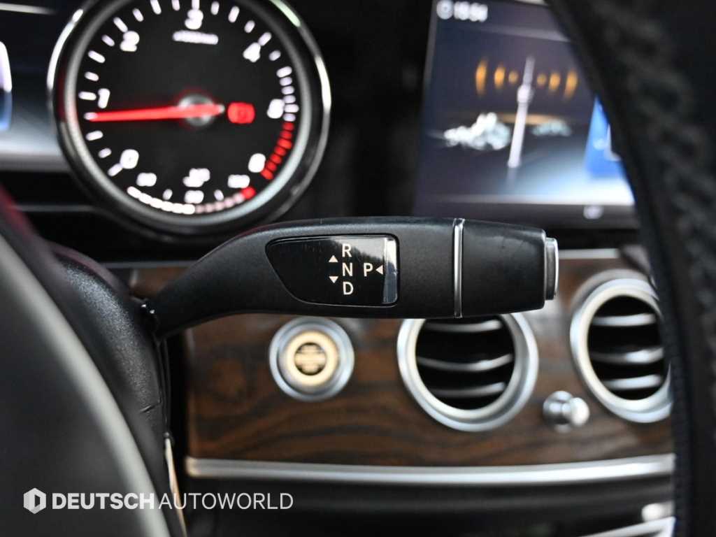 Mercedes Benz E class - Vista 9