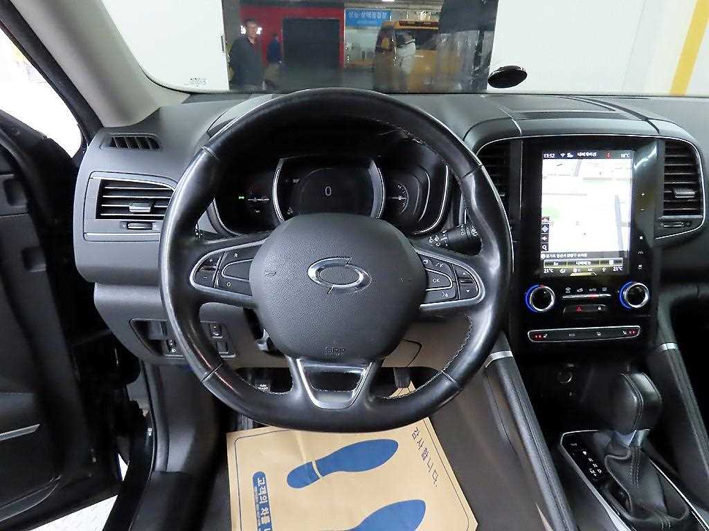 SAMSUNG QM6 - Vista 9