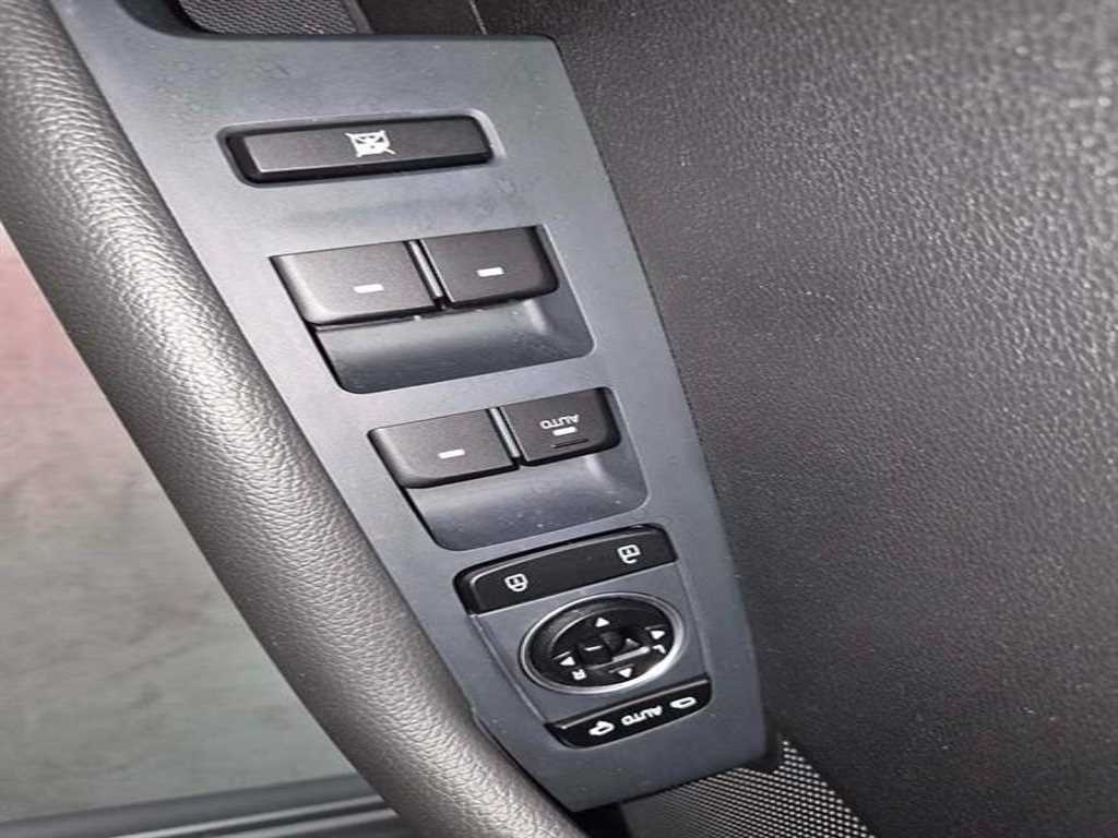 HYUNDAI Sonata - Vista 12