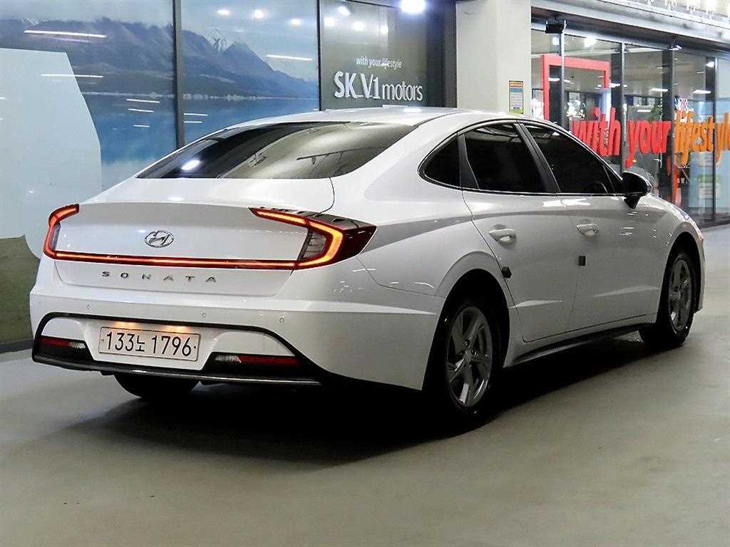 HYUNDAI Sonata - Vista 4
