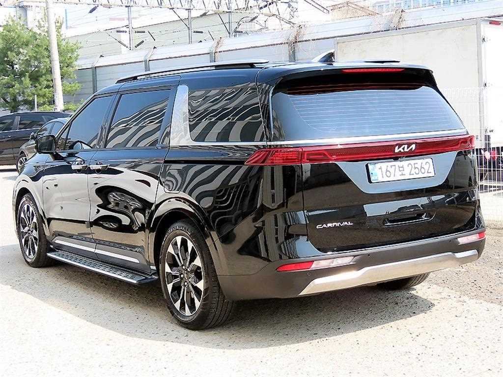 KIA Carnival - Vista 3