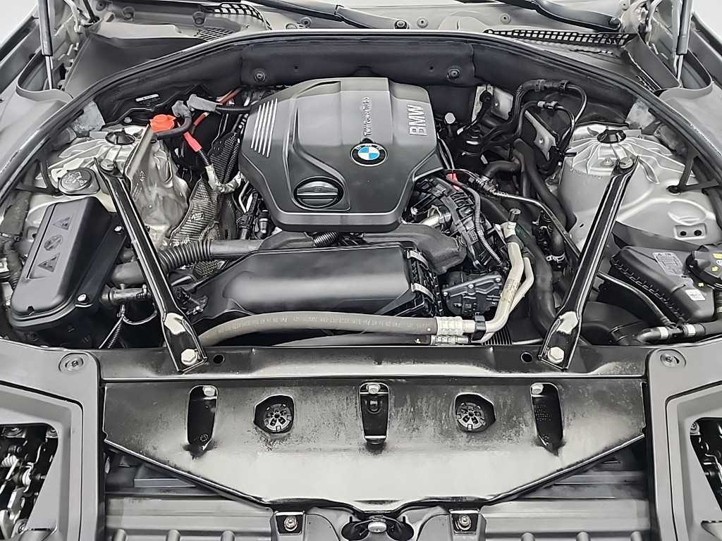 BMW 5 Series - Vista 5