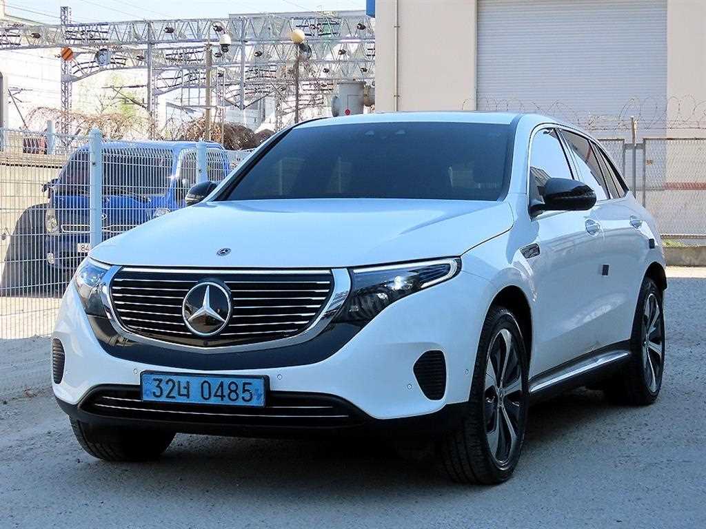 Mercedes Benz EQC - Vista 2