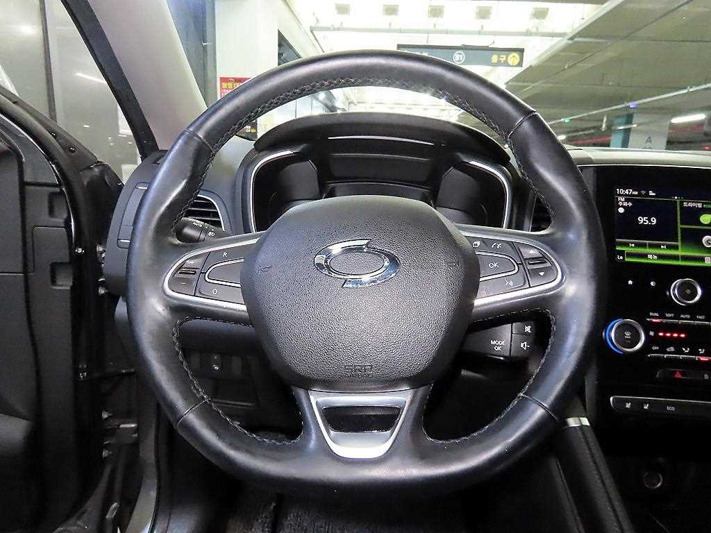 SAMSUNG QM6 - Vista 8