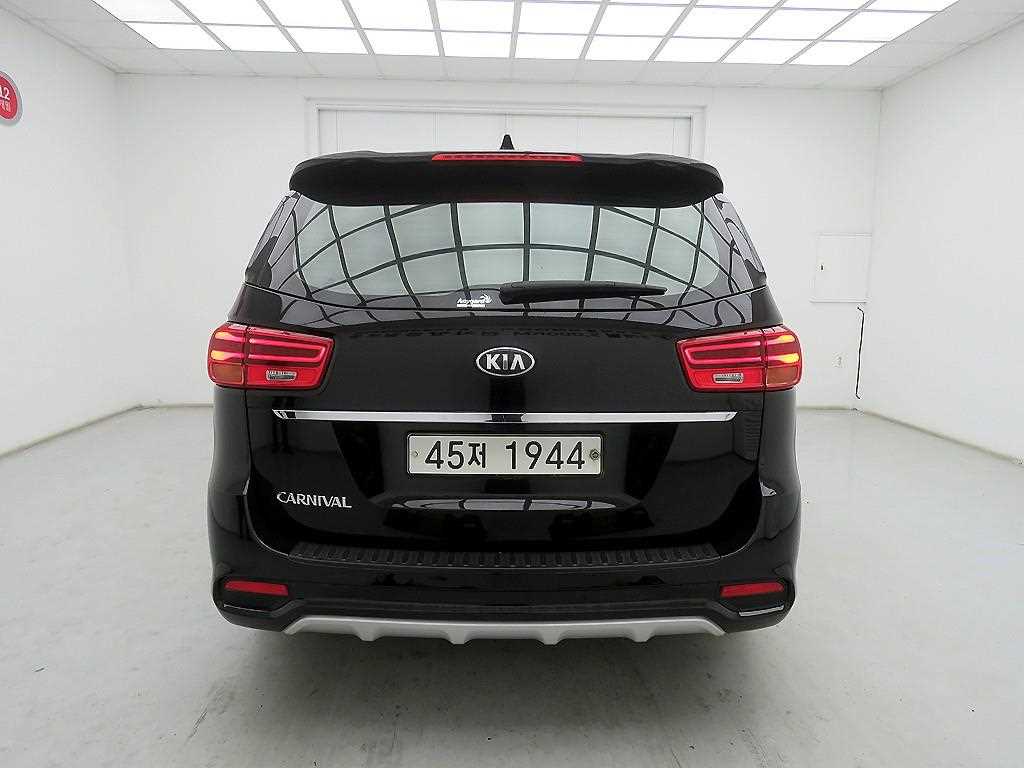 KIA Carnival - Vista 3