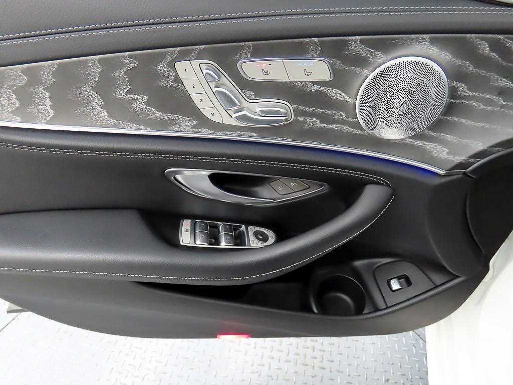 Mercedes Benz E class - Vista 11