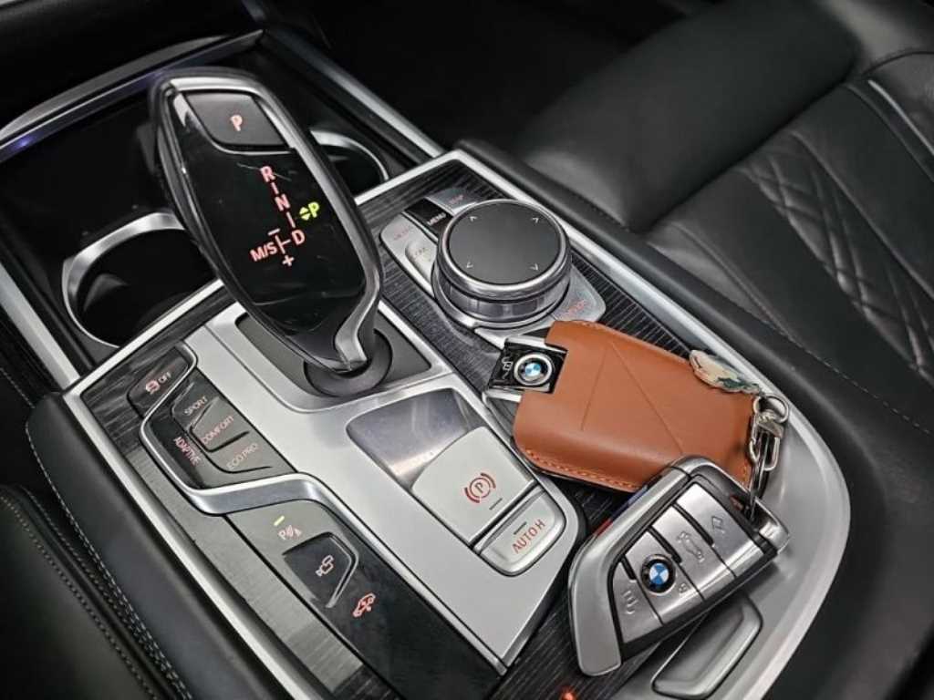 BMW 7 Series 2018 Negro - Importación desde Corea - HF Imports Iquique - Foto 15