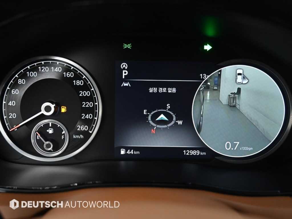 Genesis GV70 - Vista 5