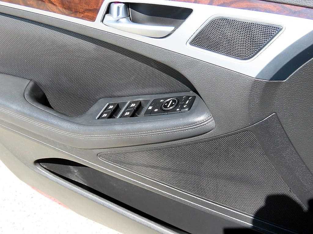 HYUNDAI Genesis - Vista 12