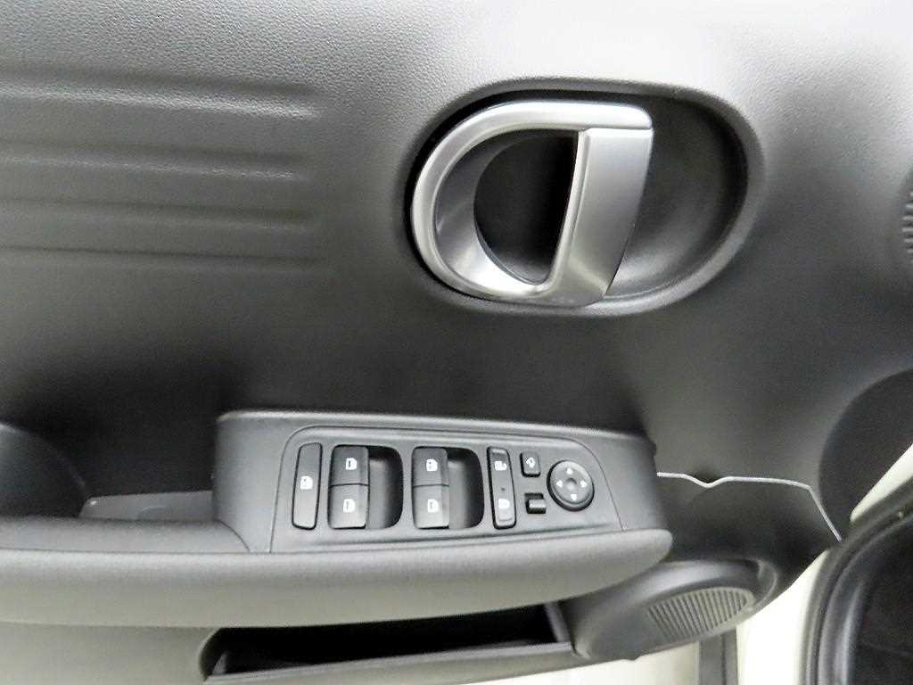 HYUNDAI Casper - Vista 11