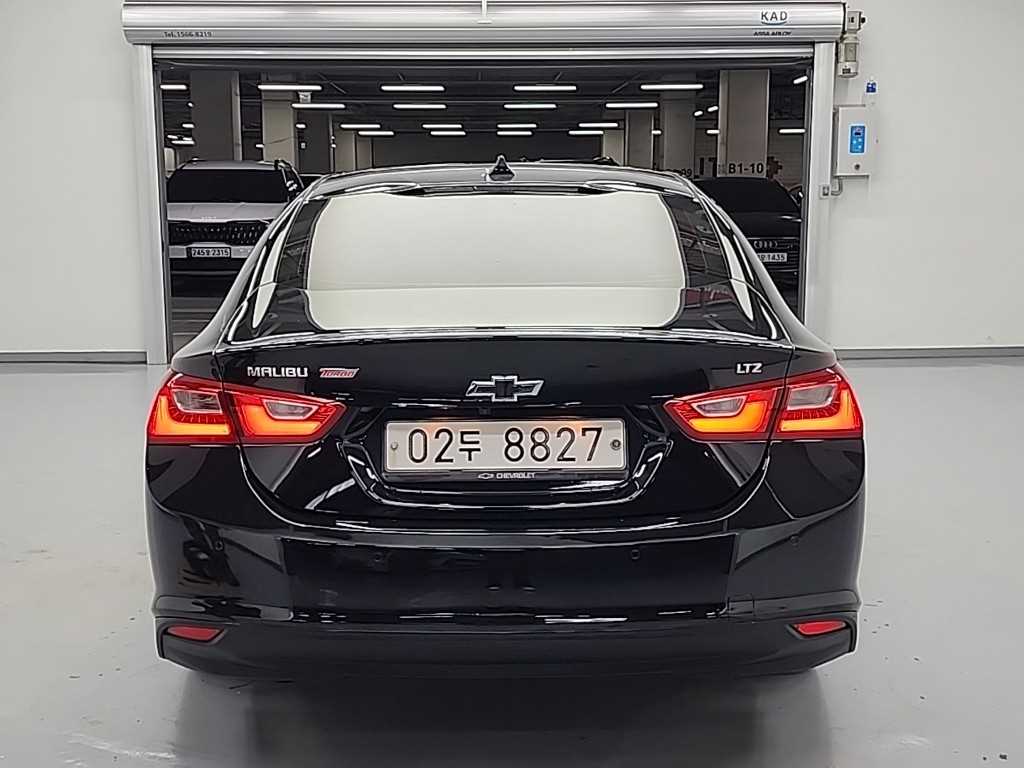 Chevrolet Malibu - Vista 3