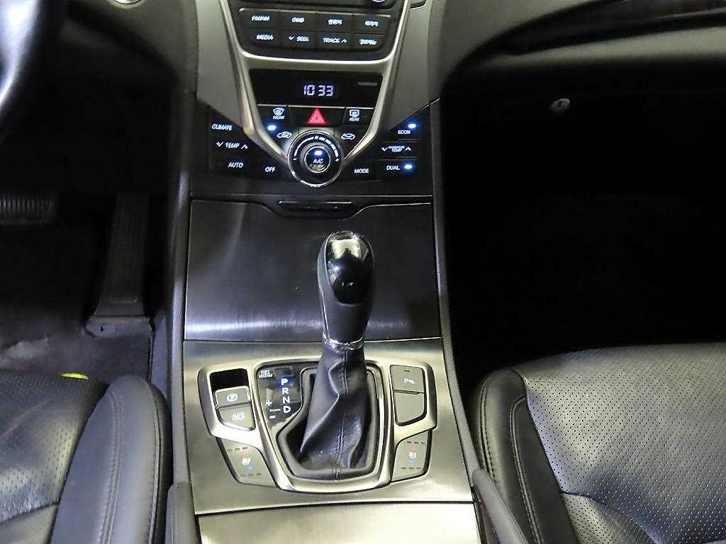 HYUNDAI Grandeur - Vista 12