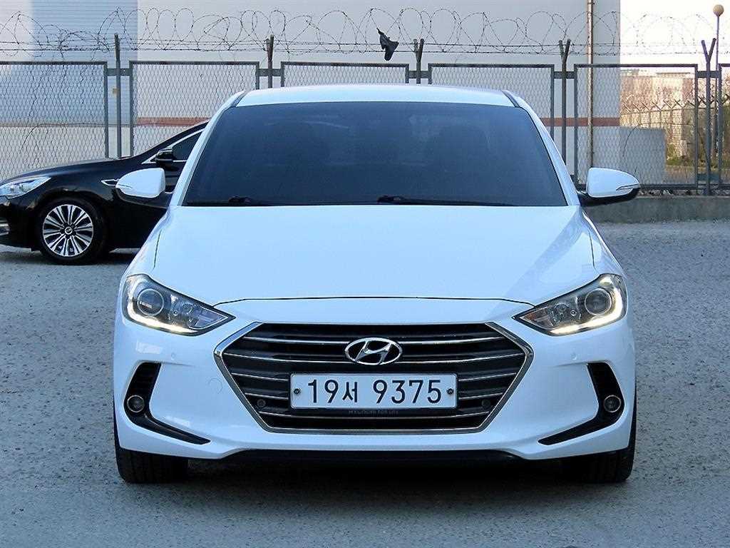 HYUNDAI Avante 2017 Blanco - Importación desde Corea - HF Imports Iquique - Foto 1