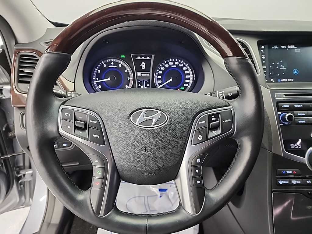 HYUNDAI Grandeur - Vista 9