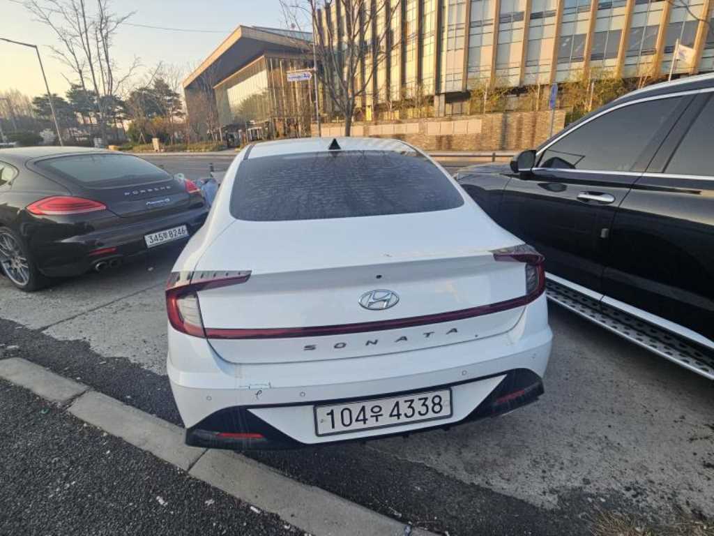 HYUNDAI Sonata - Vista 2