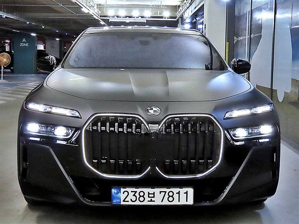BMW 7 Series - Vista 2