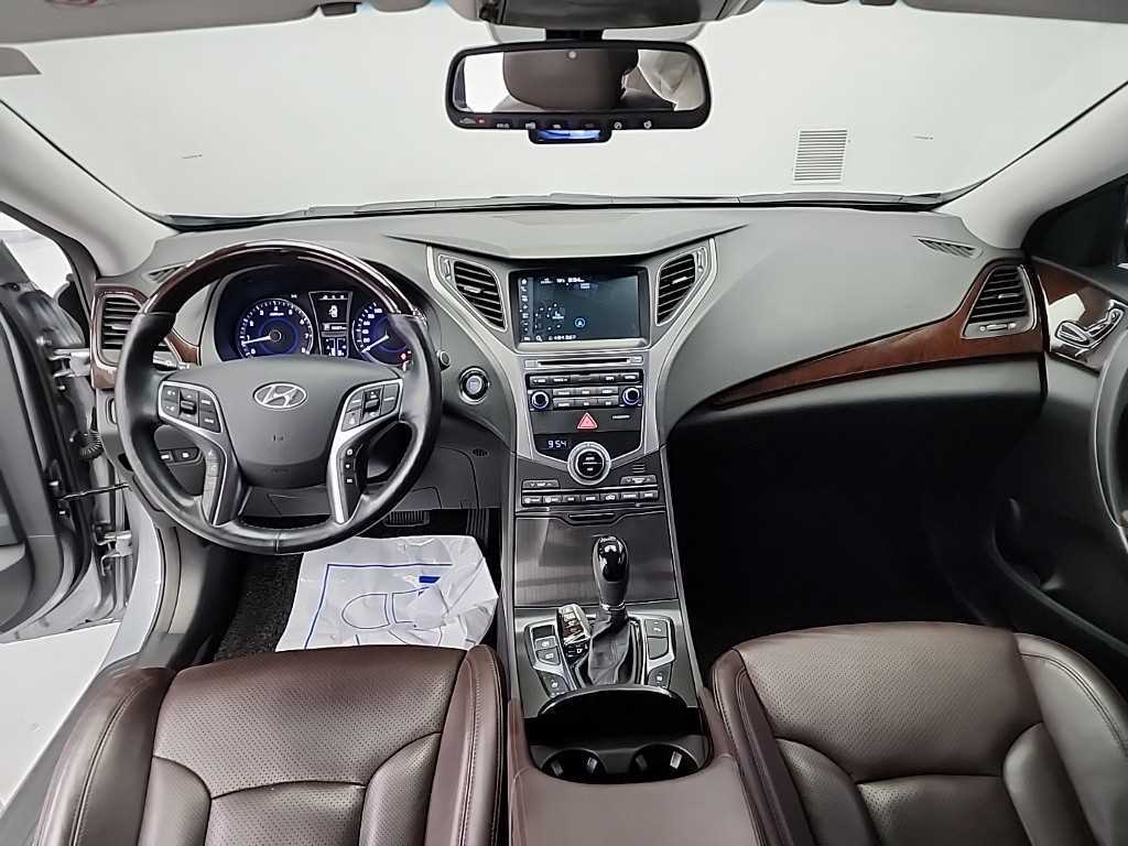 HYUNDAI Grandeur - Vista 7