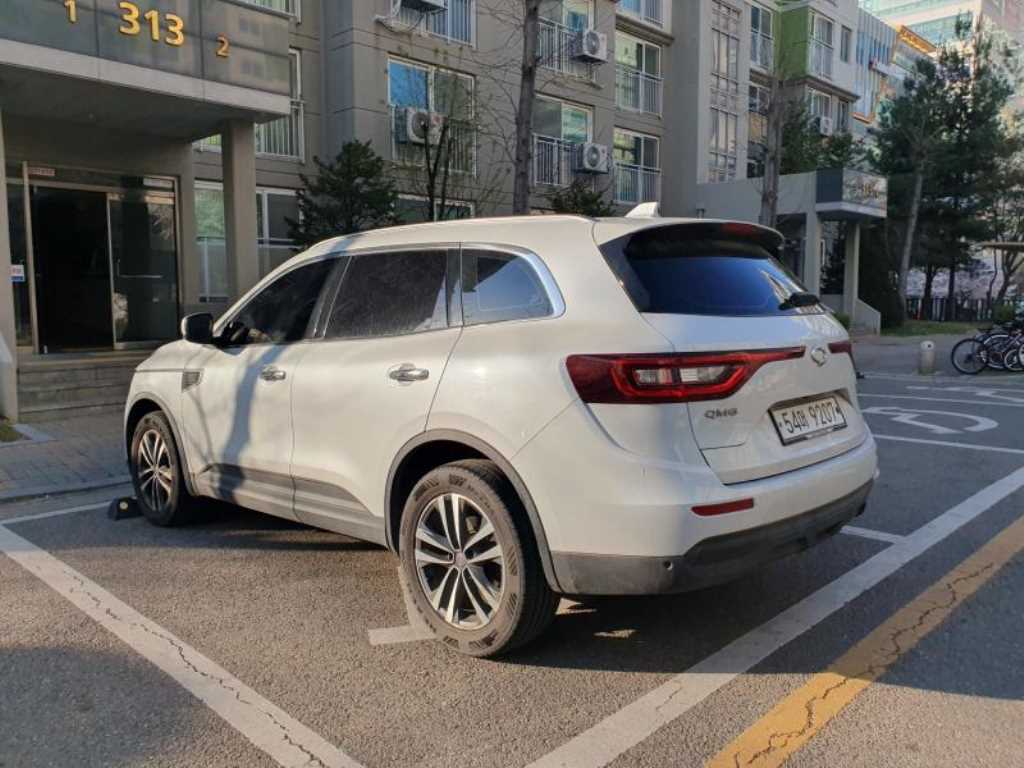 SAMSUNG QM6 - Vista 3