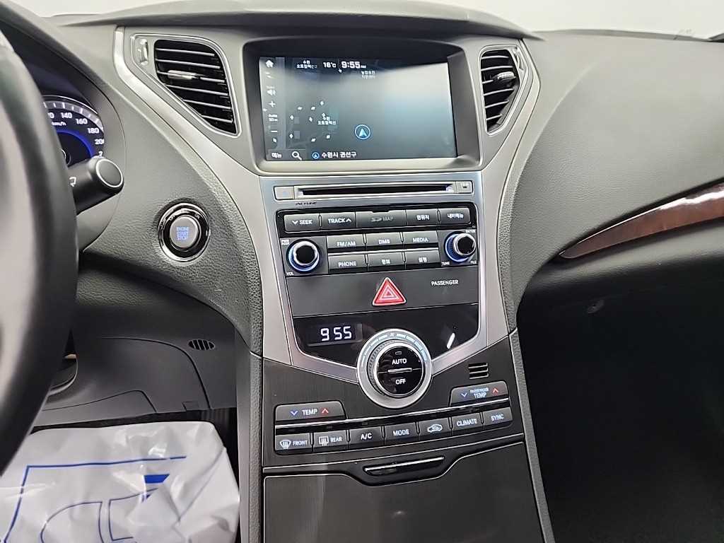 HYUNDAI Grandeur - Vista 10