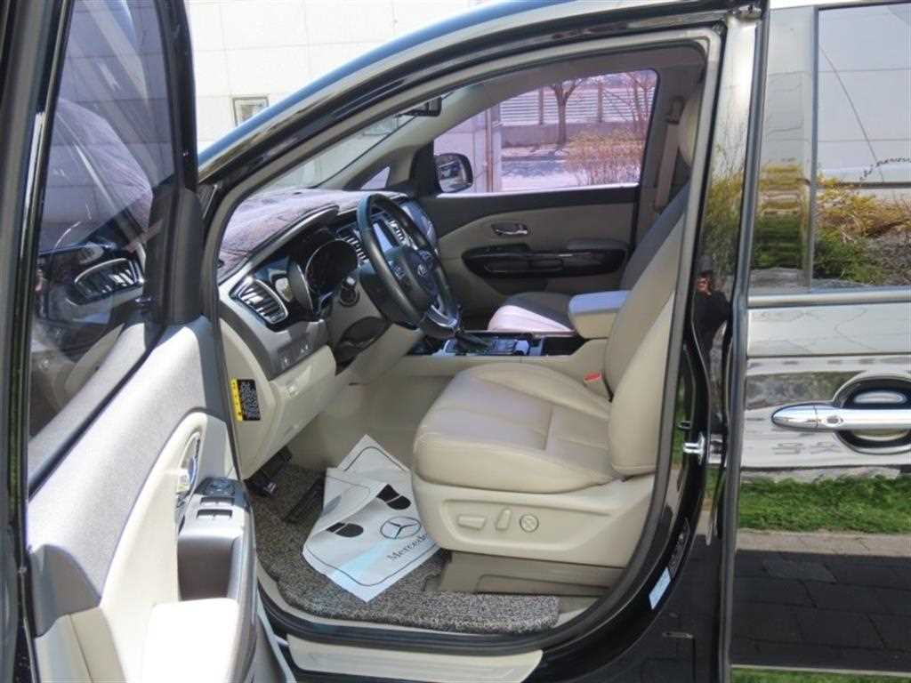 KIA Carnival 2016 - Importación desde Corea - HF Imports Iquique - Foto 13