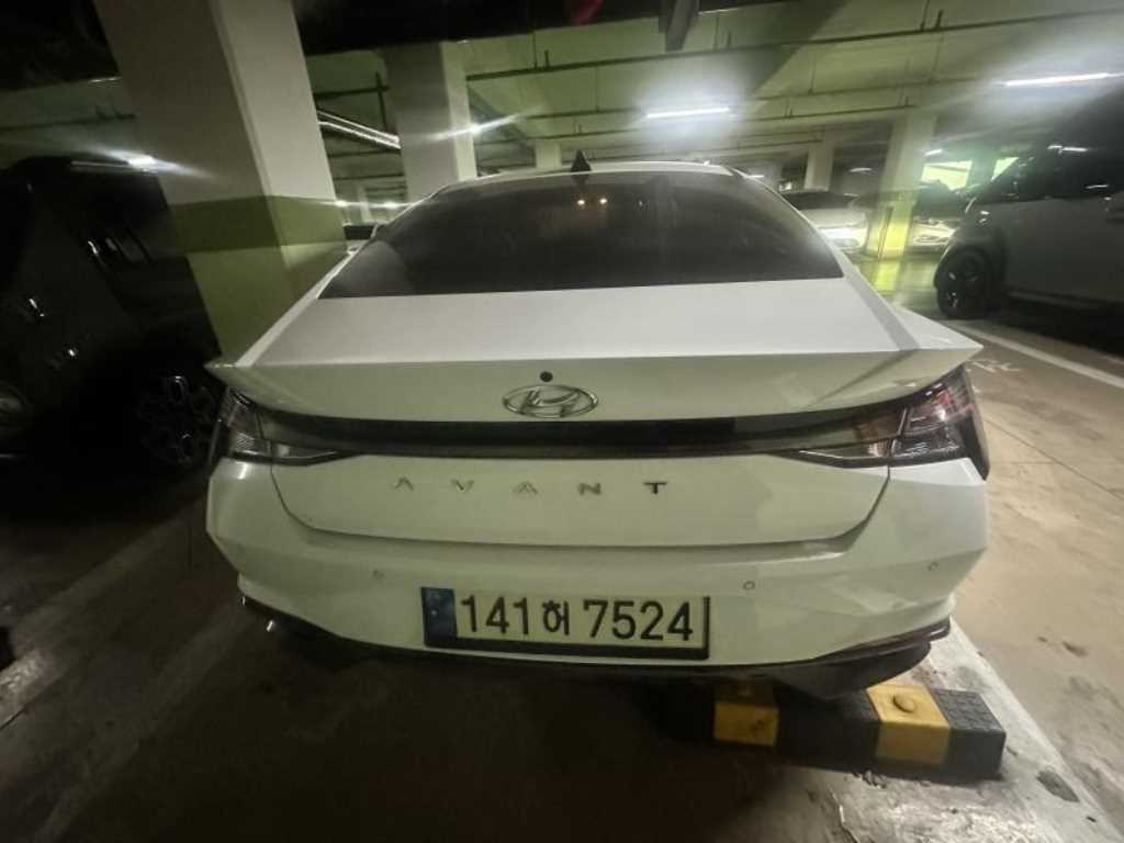 HYUNDAI Avante - Vista 2