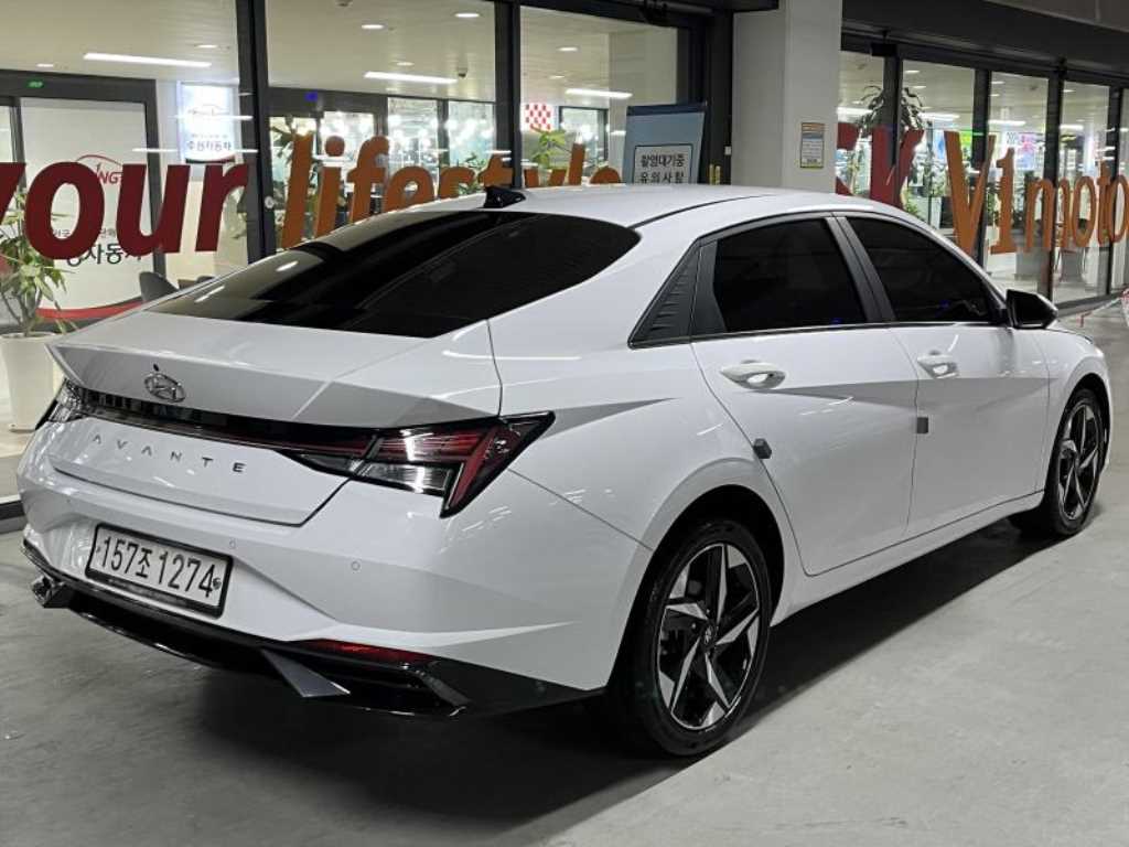 HYUNDAI Avante - Vista 4