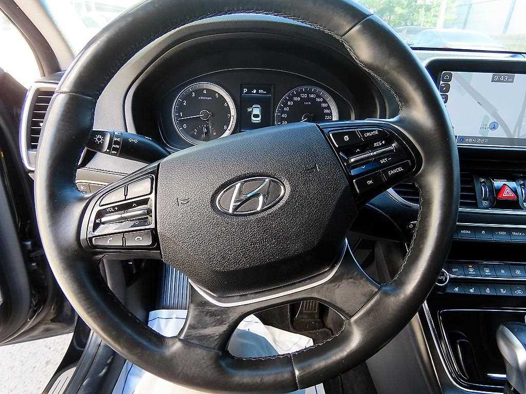 HYUNDAI Grandeur - Vista 8