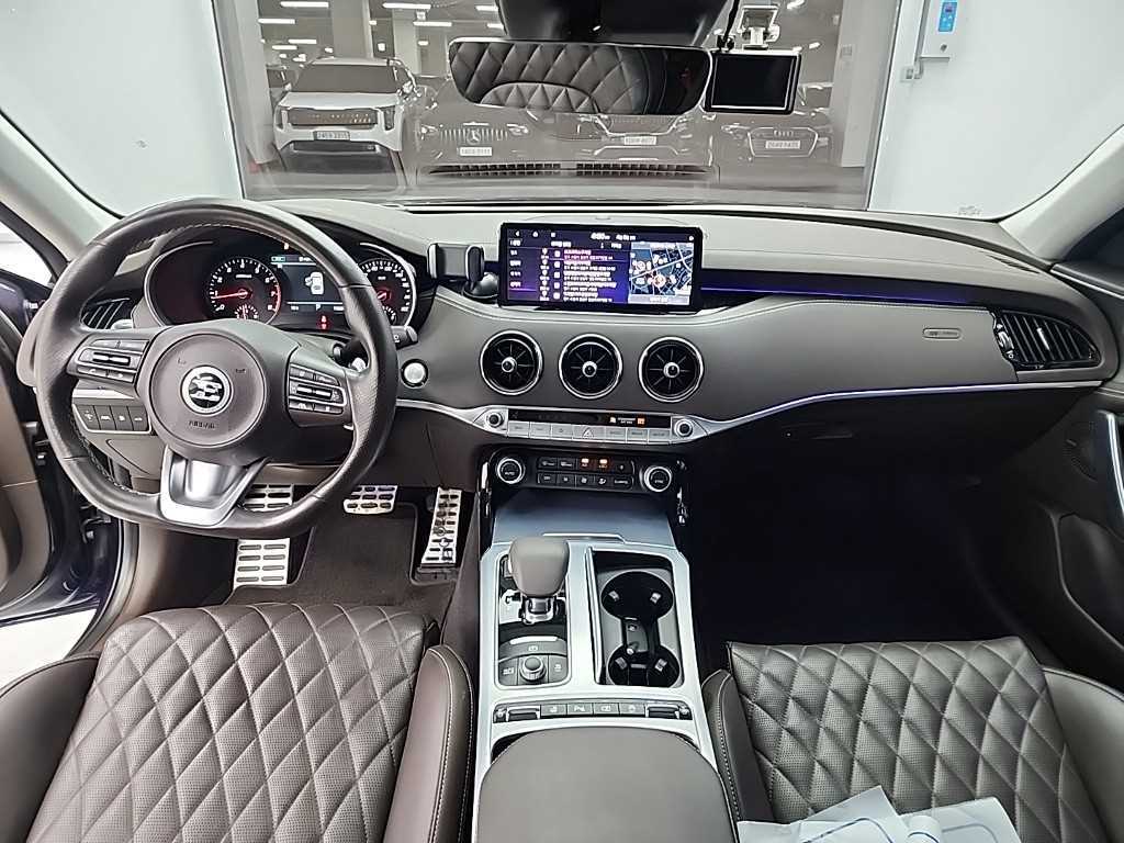 KIA Stinger - Vista 7