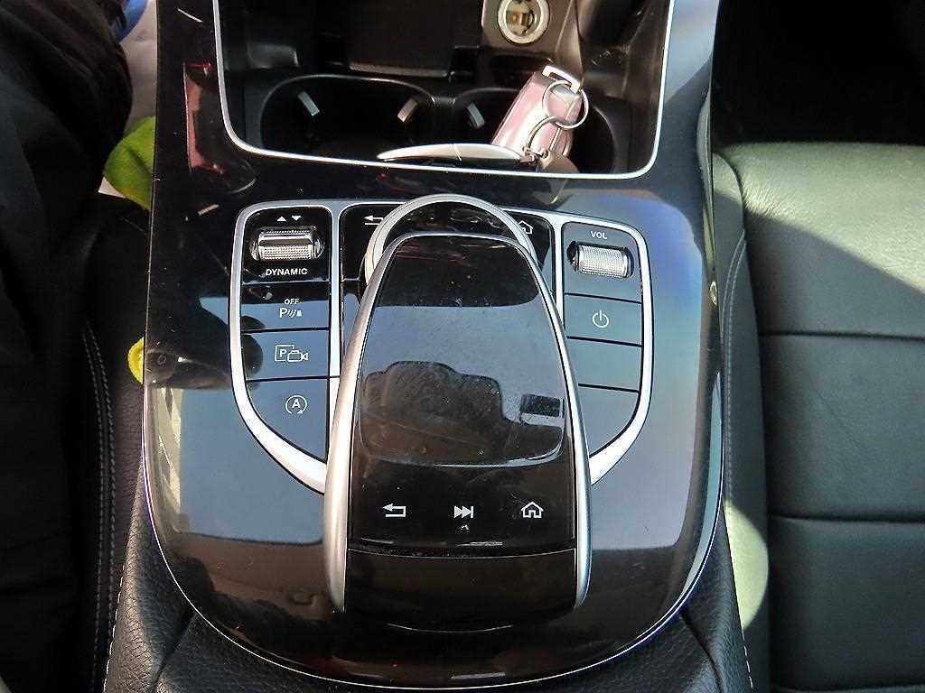 Mercedes Benz E class - Vista 12