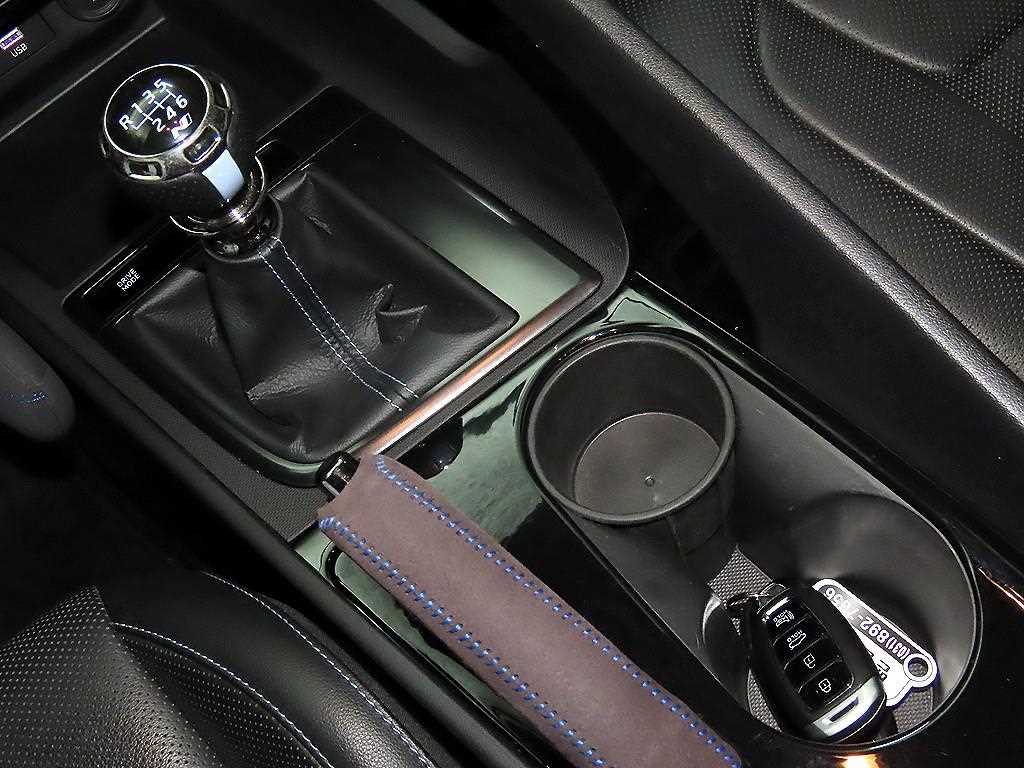 HYUNDAI Avante - Vista 12