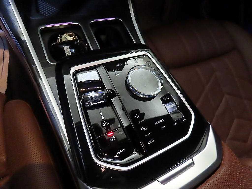 BMW 7 Series - Vista 12