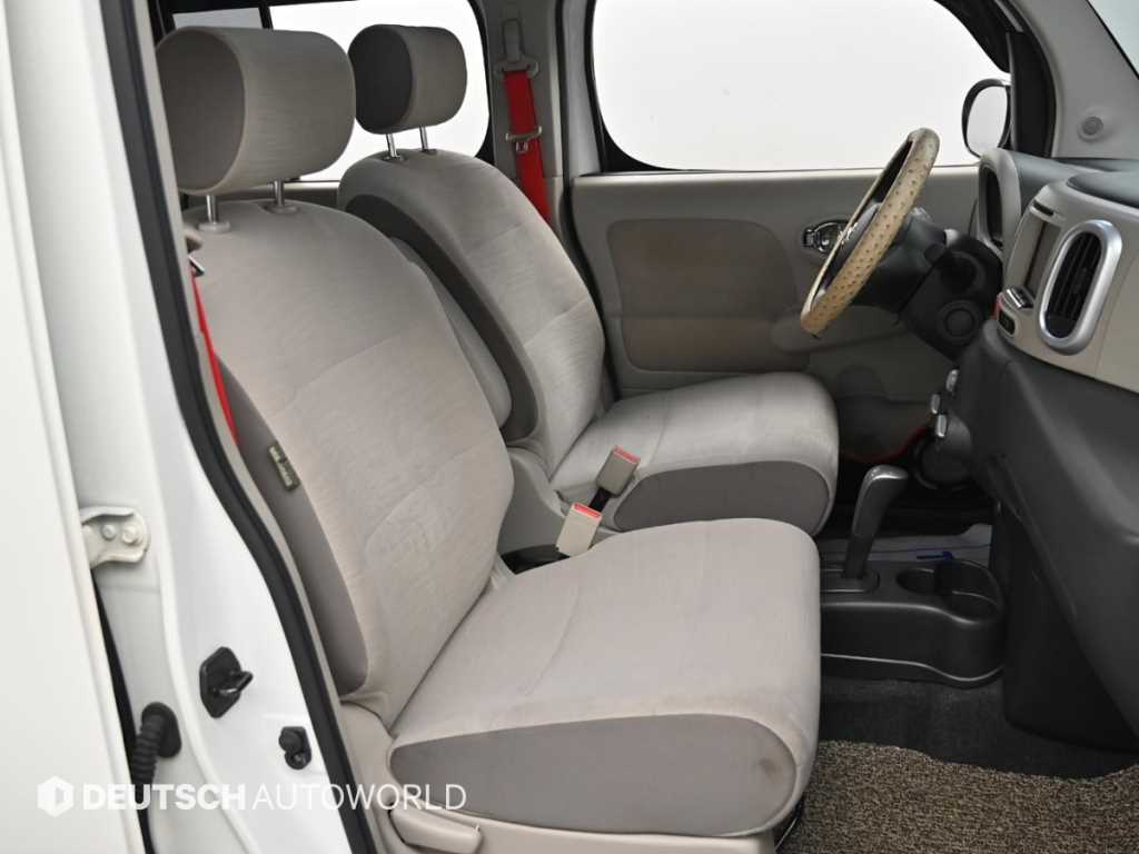 Nissan Cube - Vista 10