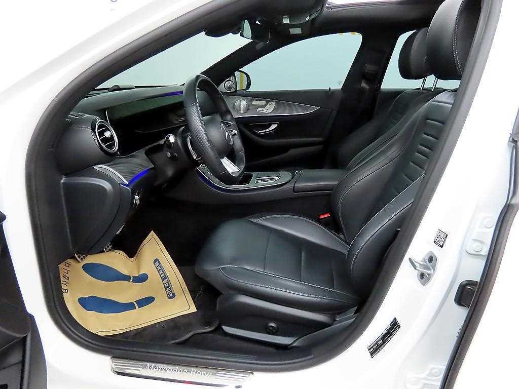 Mercedes Benz E class - Vista 5