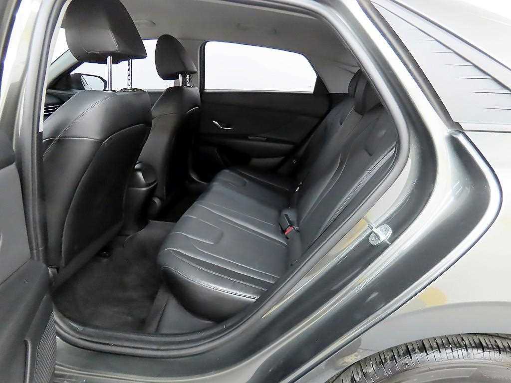 HYUNDAI Avante - Vista 6