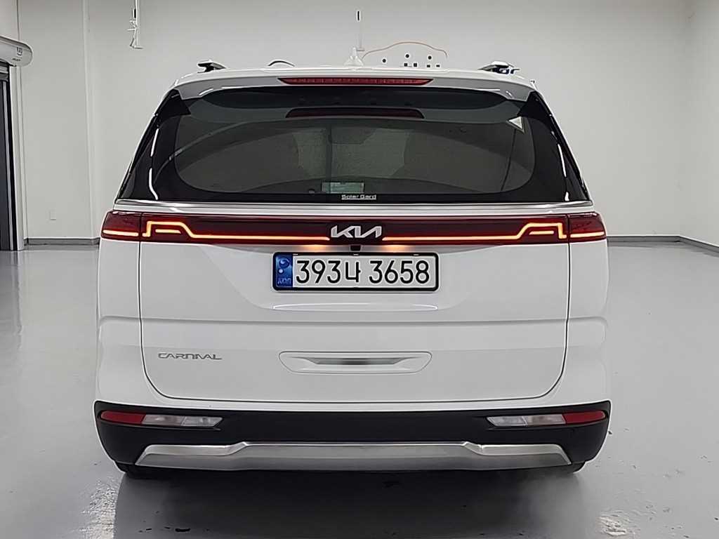 KIA Carnival - Vista 3